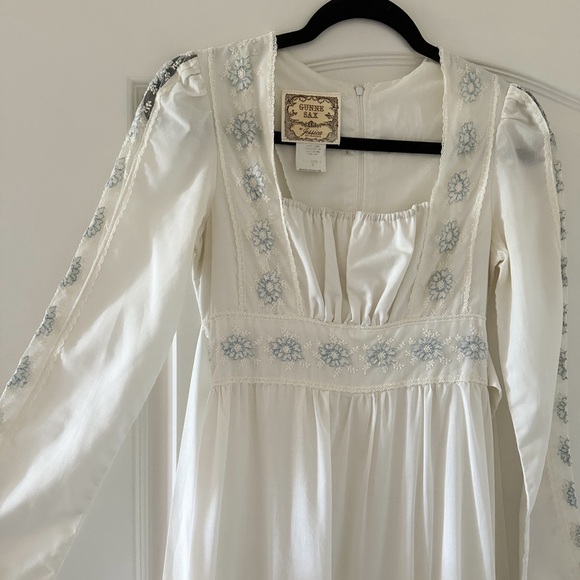 Gunne Sax Dresses & Skirts - Gimme Sax Vintage dress with blue floral details